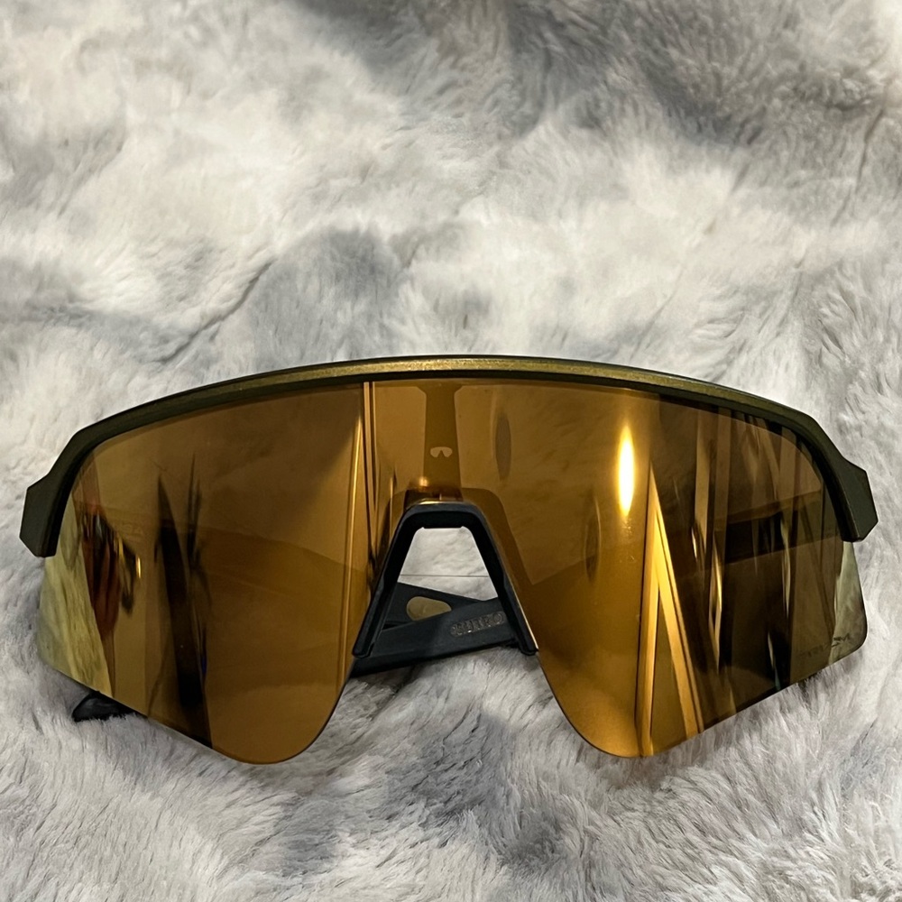New Oakley sutros gold